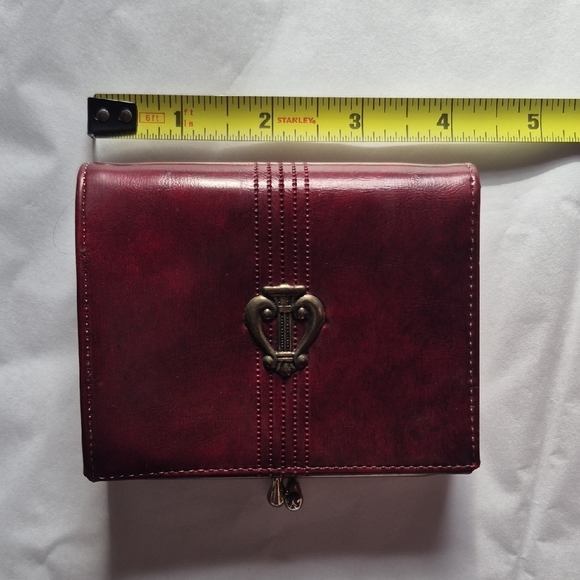 Elegant Burgundy Leather Clutch - Picture 2 of 13